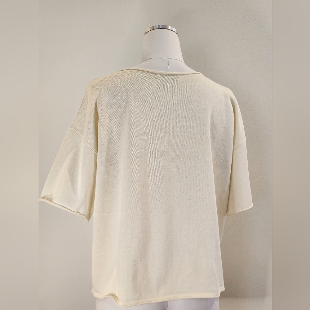 New! || BAREFOOT DREAMS || T in cream, pocket, rolled hems, boxy fit, sz S - Picture 6 of 8